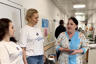 Екатерина Калегина привезла в орскую больницу питьевую воду